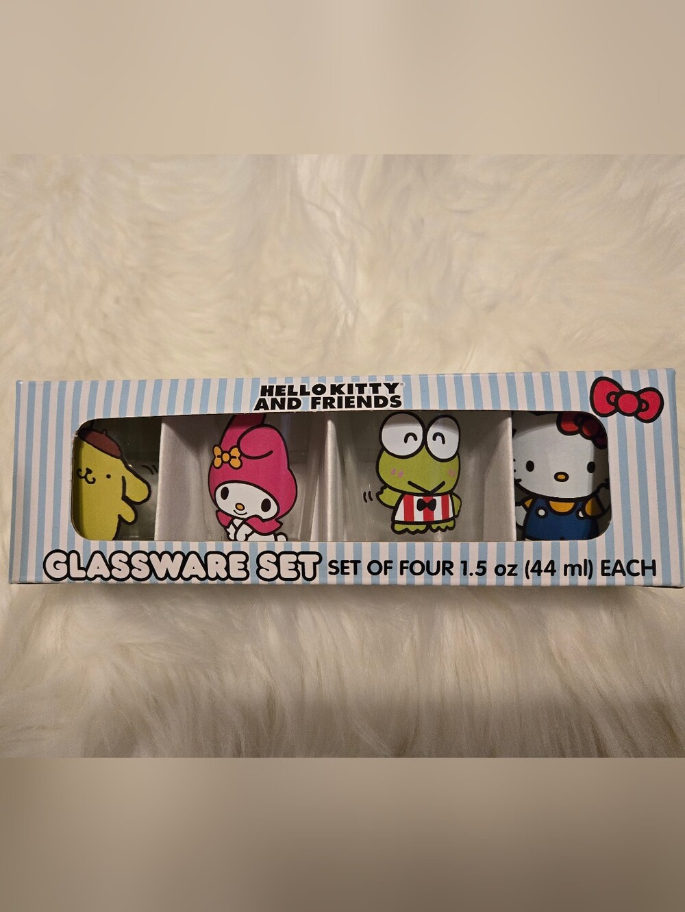 HELLO KITTY & FRIENDS GLASSES